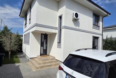 Casă cu 4 camere cu Teren 253 Mp în Giroc - 1