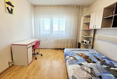 Apartament cu 3 camere decomandat, mobilat în 13 Septembrie - 27