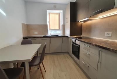Apartament cu 3 camere decomandat în Tractorul - 2