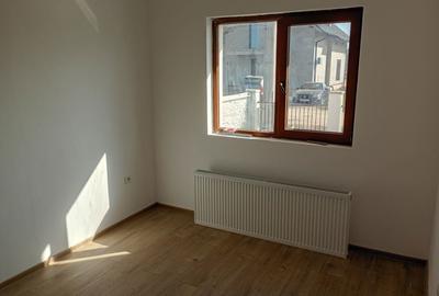Casă cu 4 camere în Central - 3