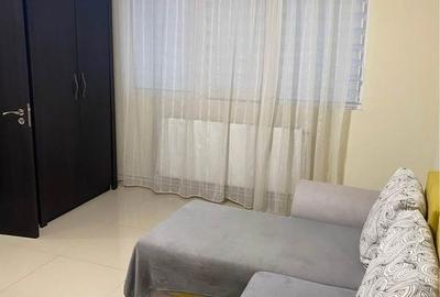Apartament cu 2 camere semidecomandat în Micro 6 - 7