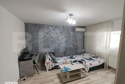 Apartament cu 3 camere în Micro 6