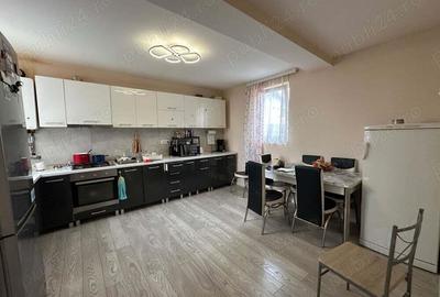 Casă cu 4 camere în Girocului