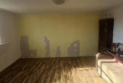 Casă cu 3 camere cu Canalizare în Șendreni