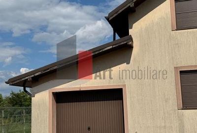 Casa la rosu in Peris - 5