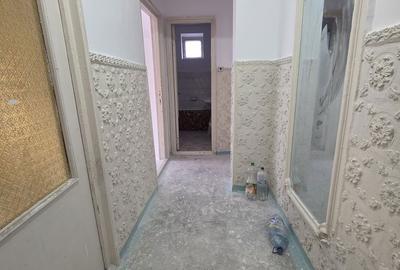 Apartament cu 3 camere decomandat în Radu Negru - 2