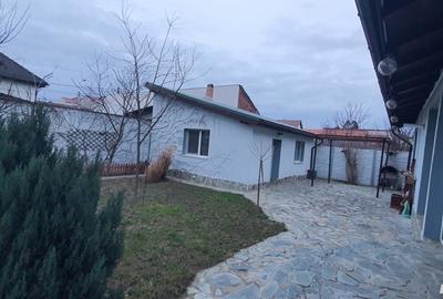 Inchiriez casa in zona Fratelia - 2