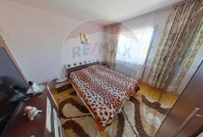 Apartament cu 3 camere de vanzare in zona Est - 2