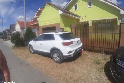 Casă cu 3 camere în Lumina