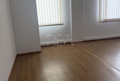 Spațiu industrial, de 1,680 mp, în P-ța Leul - 1