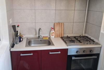 Garsonieră decomandată în Central - 2