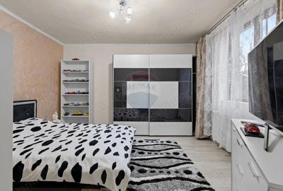 Casa spa?ioasa cu 4 camere ?i spa?iu comercial in Bujac - 4