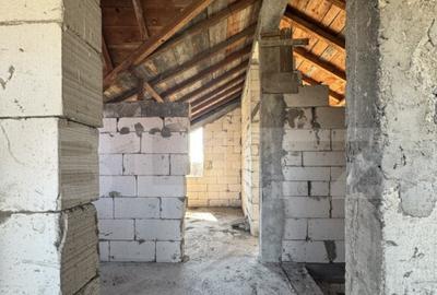 Casa la rosu P+M, Cernele (capatul lui 2), 420 mp teren, 149 - 11