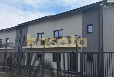 Casă cu 4 camere în Central - 3