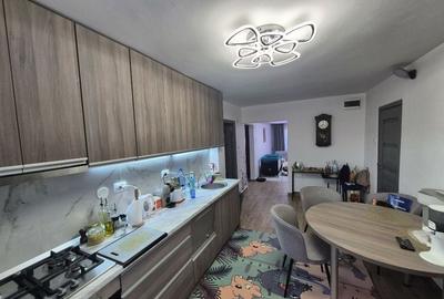 Ap decomandat 4 camere , 2 bai si 2 balcoane-zona Colentina bloc 1986 - 2