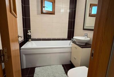 Apartament cu 3 camere decomandat în Crângași - 2