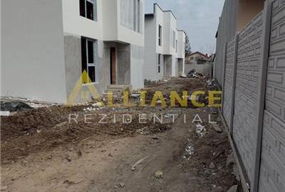 Casă cu 5 camere cu Teren 300 Mp în Central - 4