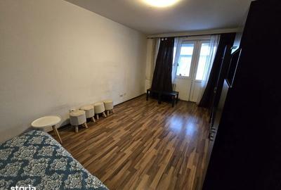 Apartament cu 3 camere decomandat în Giurgiului - 1