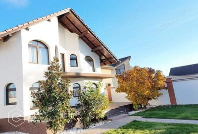 Casă cu 4 camere cu Teren 805 Mp în Vladimirescu