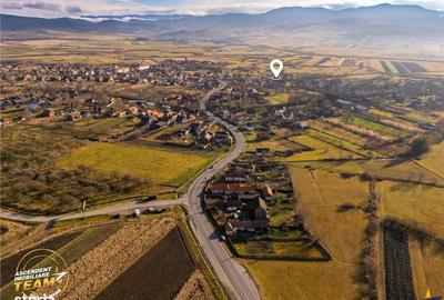 Casă cu 2 camere cu Teren 2280 Mp în Brețcu