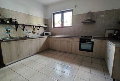 Spațiu comercial, de 502 mp, în Central - 1