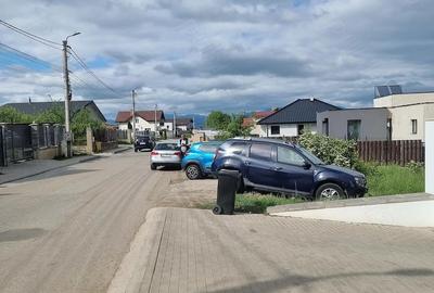 Teren de 1000 mp, în Zăvoi - 7