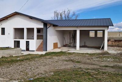 Vand spatiu comercial+teren Vand spatiu comercial+teren - 2