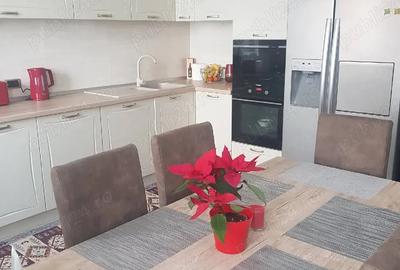 Apartament cu 3 camere decomandat în 13 Decembrie - 1