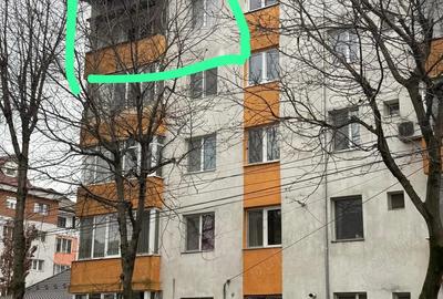 Apartament cu 3 camere decomandat în Ștefan cel Mare