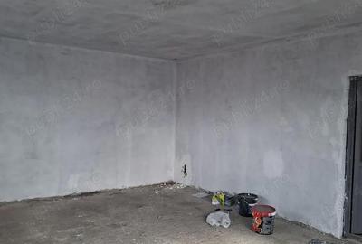 Spațiu comercial, de 2,300 mp, în Central - 4