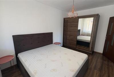 Apartament cu 2 camere decomandat în Tractorul - 8