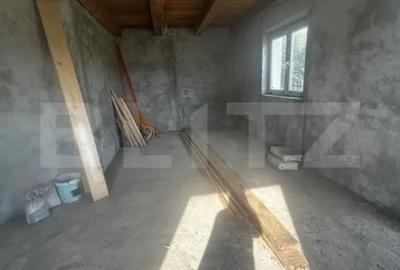Casă cu 4 camere cu Teren 865 Mp în Păulești - 12