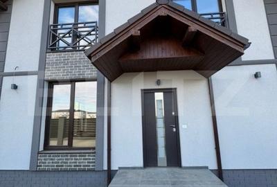 Casă individuală cu 4 camere cu Canalizare în Sânpetru