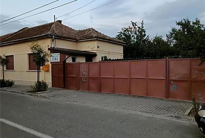 Casă cu 4 camere cu Teren 1100 Mp în Fratelia - 1
