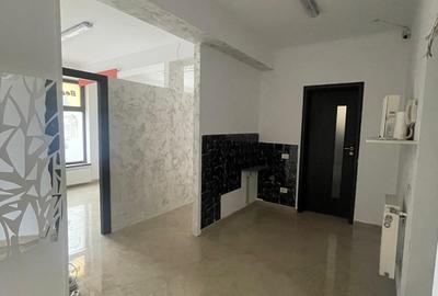 Apartament 2 camere, 50 mp + curte 60 mp, toate utilitățile - 1