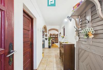 Casă individuală cu 6 camere cu Canalizare în Miniș - 9