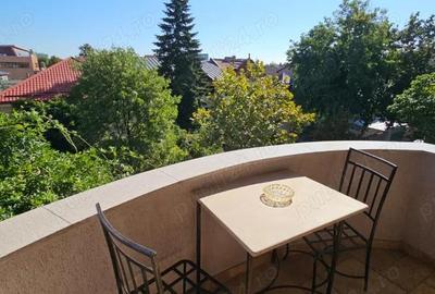 Apartament cu 3 camere decomandat în Domenii