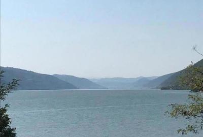 Teren de 707 mp, în Dubova