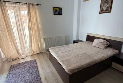 Apartament cu 3 camere, mobilat în Central