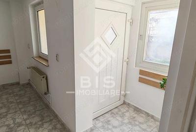 Spațiu comercial, de 80 mp, în Central - 4