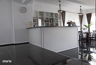 Spațiu comercial, de 770 mp, în Central - 3