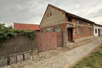 Casă cu 4 camere în Gavojdia - 2