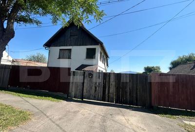 Casa cu parau in spatele curtii in Prejmer, ideala pentru investitie - 2