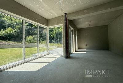 Case cuplate la liziera padurii , ideale pentru 2 familii ! - 9