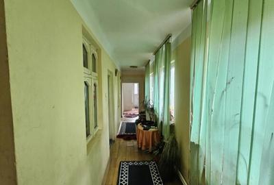 Casă cu 4 camere cu Teren 710 Mp în Abator