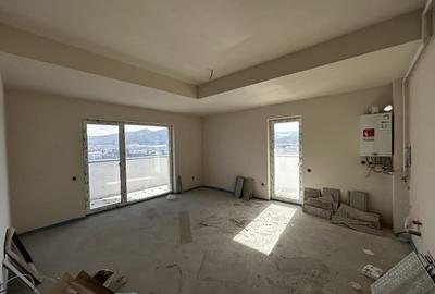 Apartament cu 3 camere semidecomandat în Florești - 1