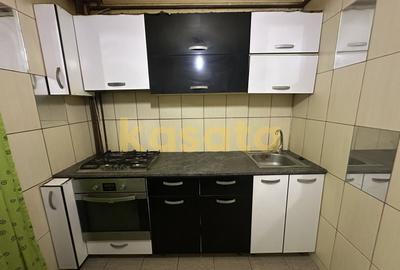 Apartament cu 4 camere decomandat în Moinești - 3
