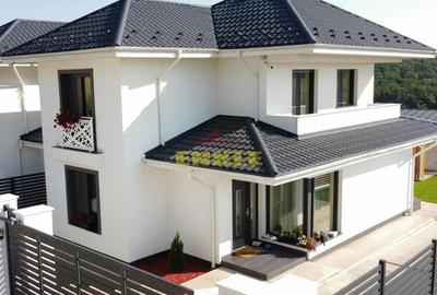 Duplex cu 4 camere cu Canalizare în Curtești - 1