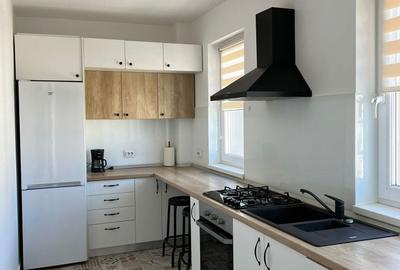 Apartament cu 3 camere decomandat în Lazaret - 1