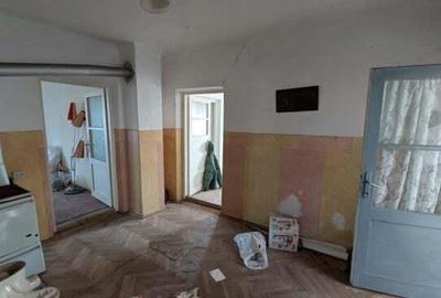 Casă cu 3 camere cu Canalizare în Central - 6